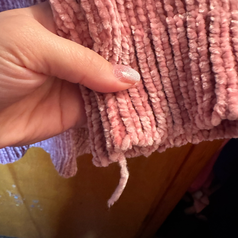 Pink sweater - Picture 3 of 3